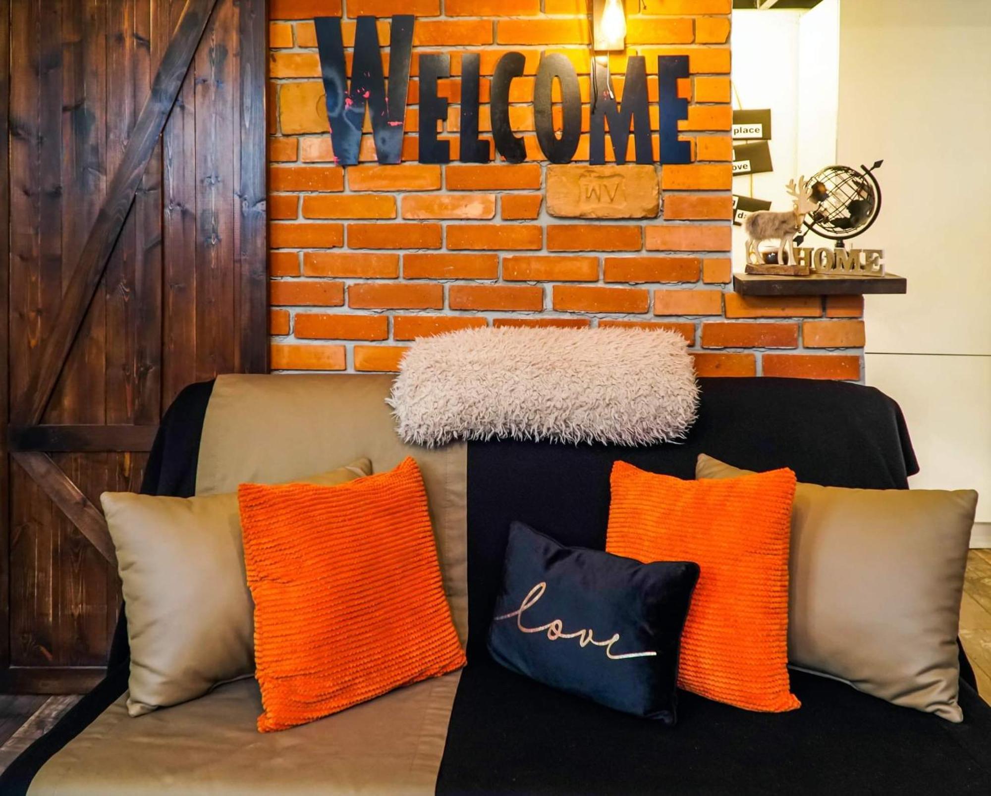 Rustic Flat With Perfect Location *